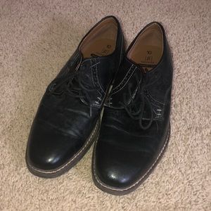 Dress shoes